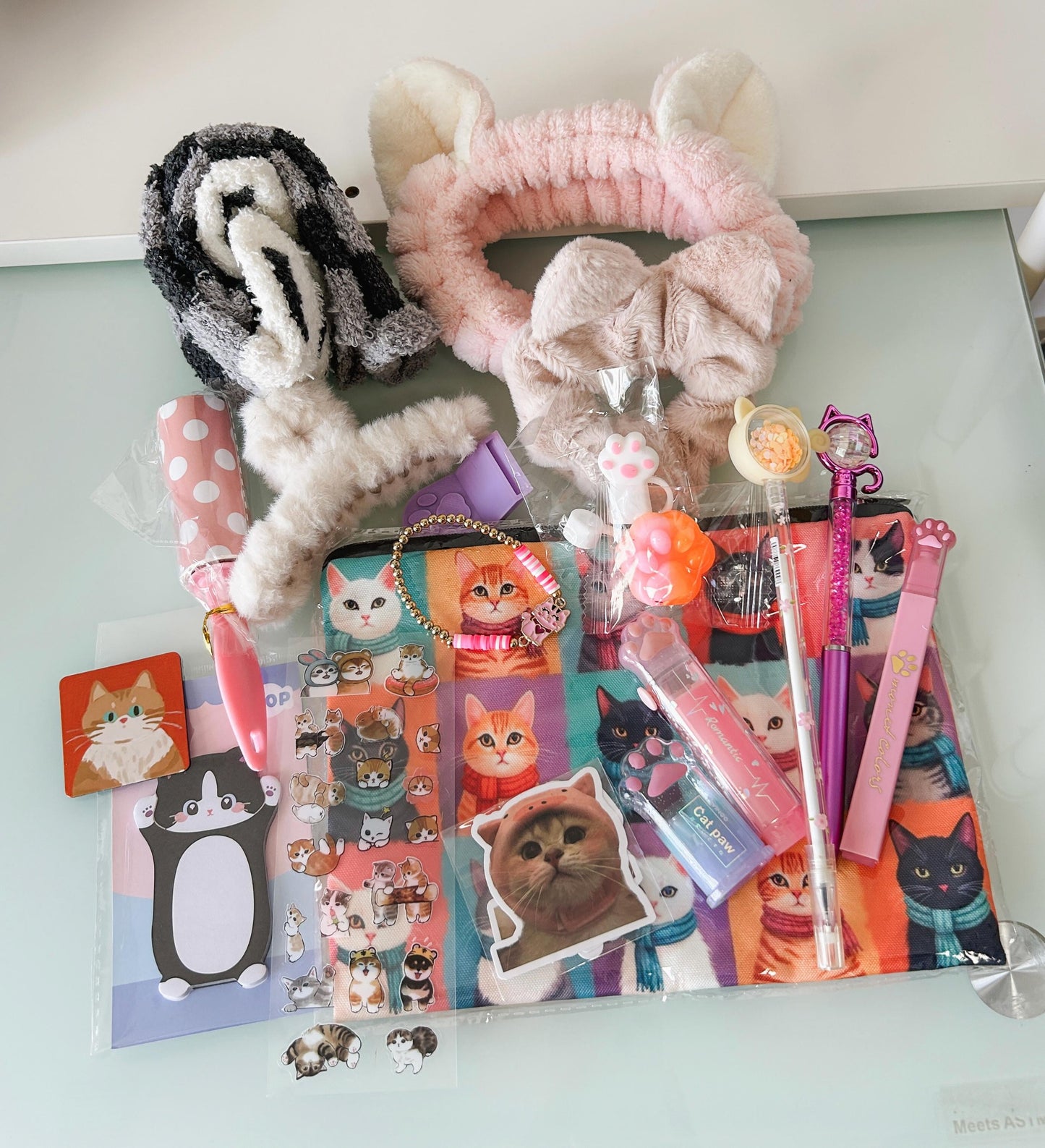 Cat Lucky Scoop 💗 (20+ Items) | Premium Kawaii Mystery Box